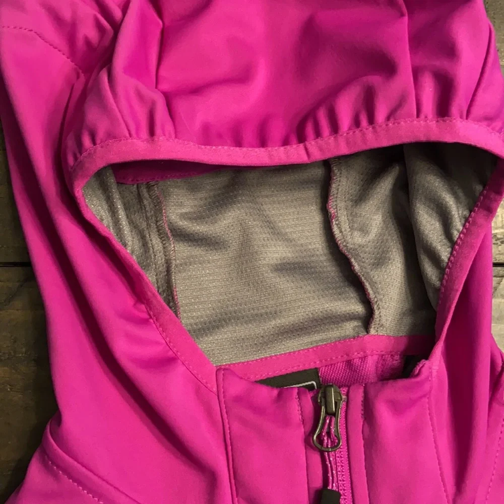 The North Face Women’s Wind Stopper Soft Shell Jacket - Picture 12 of 13